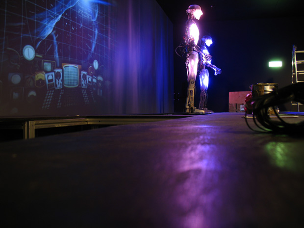 Copernicus Robotic Theatre - Ferrix & Crystal